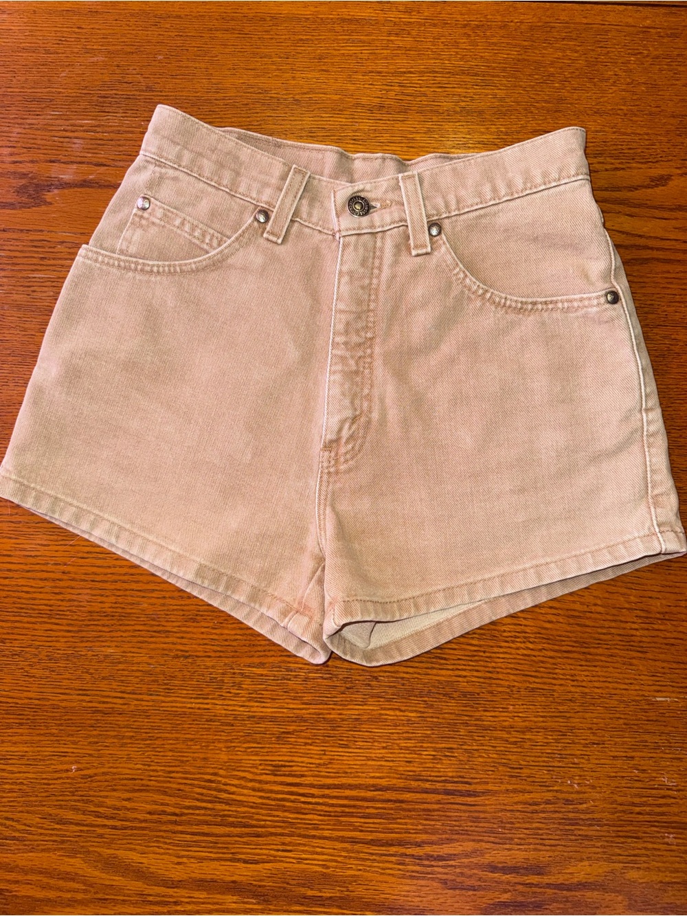 Vintage Levi’s Shorts Brown Khaki 25 Waist